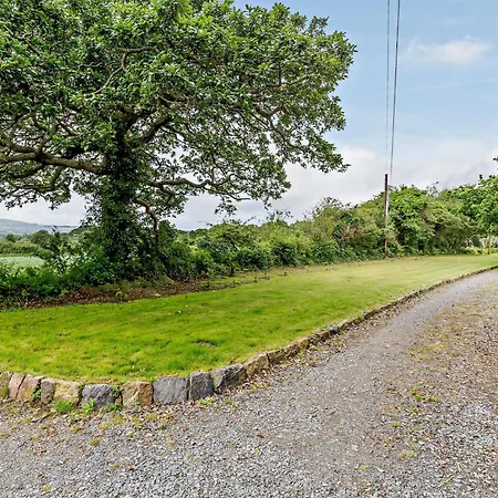 2 Bed In Hayle 79991 * Leedstown